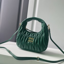 320 M home 5BC125MiuMiu new MiuWander handbags imported lambskin classic brand iconic Matelasse texture embroidery vintage frosted hardware using the round lone curve to retain the proper sense of playfulness the bag type overall stiff and shaped full of 