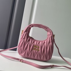 320 M home 5BC125MiuMiu new MiuWander handbags imported lambskin classic brand iconic Matelasse texture embroidery vintage frosted hardware using the round lone curve to retain the proper sense of playfulness the bag type overall stiff and shaped full of 
