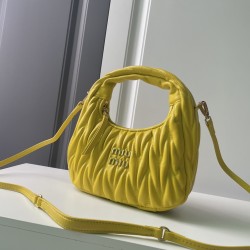 320 M home 5BC125MiuMiu new MiuWander handbags imported lambskin classic brand iconic Matelasse texture embroidery vintage frosted hardware using the round lone curve to retain the proper sense of playfulness the bag type overall stiff and shaped full of 