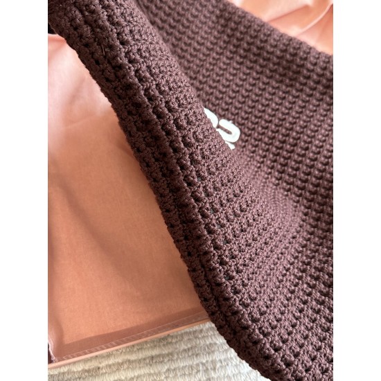 390 with box size3532cmmiumiu new tote tote this year's wind blowing too fierce old more explosive models of this version is also too good-looking it black brown