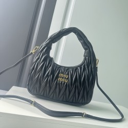 340 large M home 5BC108miumiu new miuwander handbags imported lambskin classic brand iconic matelasse texture embroidery vintage frosted hardware use round lonely curve retains the proper sense of playfulness bag type overall hard and shapely full of pers