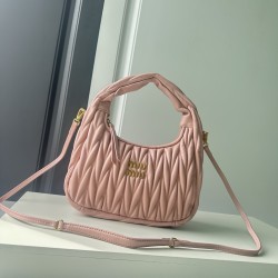 340 large M home 5BC108miumiu new miuwander handbags imported lambskin classic brand iconic matelasse texture embroidery vintage frosted hardware use round lonely curve retains the proper sense of playfulness bag type overall hard and shapely full of pers