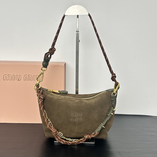 280 M frosted leather lunch box fall and winter flash limited series to come with retro do old small gold really temperament girls diversified expression of warm tweed feel is also too suitable for fall and winter bla size 1418510 paragraph No. 305