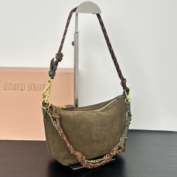 280 M frosted leather lunch box fall and winter flash limited series to come with retro do old small gold really temperament girls diversified expression of warm tweed feel is also too suitable for fall and winter bla size 1418510 paragraph No. 305