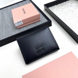 160 No. 510 brand miu miu color black pink blue red brown size 10852 description miumiu counter the latest models hot debut of the use of head layer lambskin exquisite workmanship comparable to the counter multifunctional small wallet compartments are ric