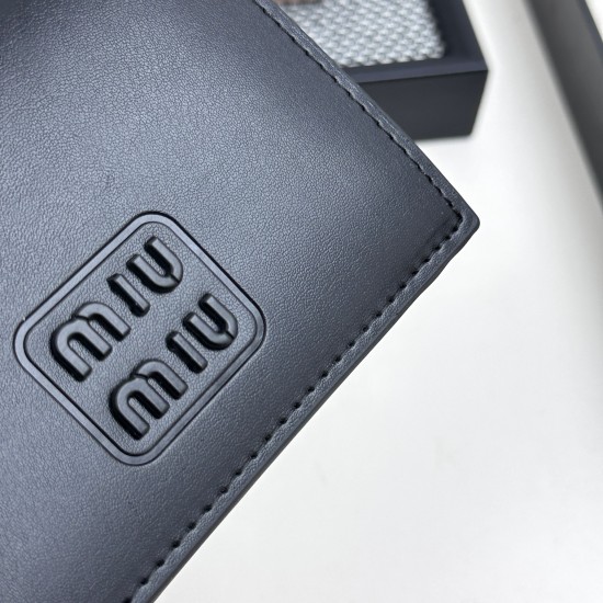 160 No. 510 brand miu miu color black pink blue red brown size 10852 description miumiu counter the latest models hot debut of the use of head layer lambskin exquisite workmanship comparable to the counter multifunctional small wallet compartments are ric