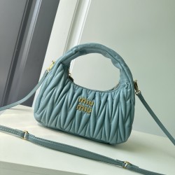 320 M home 5BC125MiuMiu new MiuWander handbags imported lambskin classic brand iconic Matelasse texture embroidery vintage frosted hardware using the round lone curve to retain the proper sense of playfulness the bag type overall stiff and shaped full of 