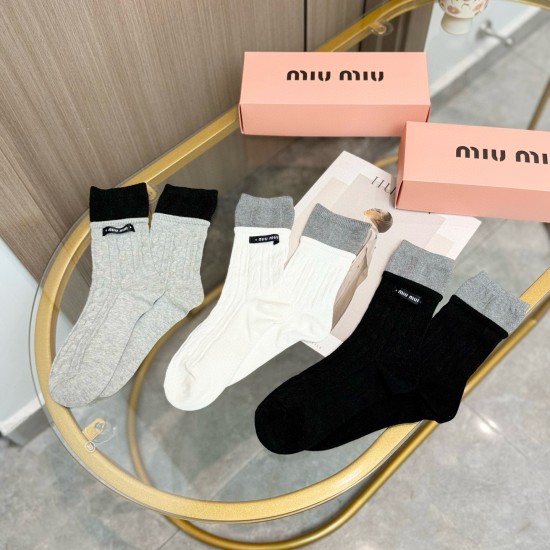 99 with packaging a box of three pairs of miumiu miu high quality super pop models net red socks miu family official website synchronization ornaments letters mid-calf socks ins star net red recommended hot to the extreme cotton material thin soft breatha