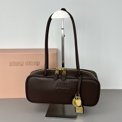 320 2025 spring and summer miumiu new 25Miu new bowling ball heavy handmade using multiple leather letters Logo spliced together from the bold and innovative design perfectly interprets the Miu eclectic style dashing casual and tolerant attitude towards l