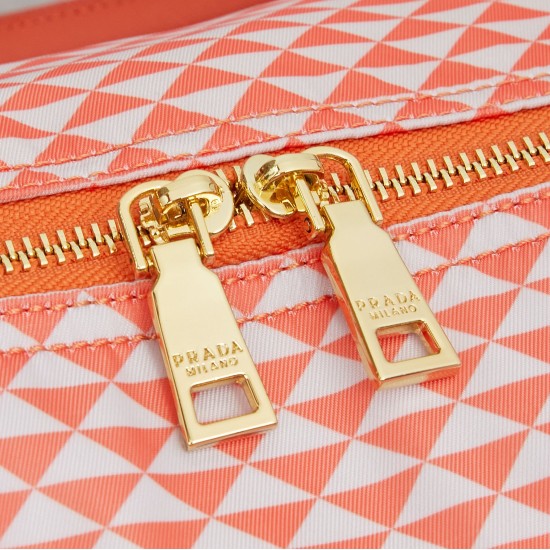 300 Prada 2025 New Printed Nylon Fabric Messenger BagThis messenger bag is made of fabric printed nylon fabric with cross grain cowhide leather in eye catching colorThe print on the bag consists of classic triangles and is very durableYou have a lot of sp