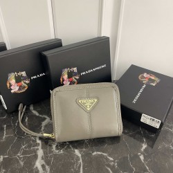 PRADA Prada logo logo zipper closure leather coin purse unisex No. 315 color black pink grey