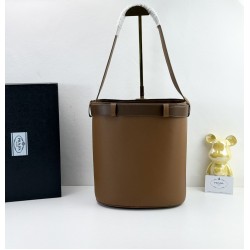 300 Prada Bucket is again the heart of the Prada Tote day slack lazy tote bag really love miserable on the upper body full of high-level sense of daily commuting must have Oh Model No. 085 Size 28X26