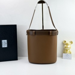 300 Prada Bucket is again the heart of the Prada Tote day slack lazy tote bag really love miserable on the upper body full of high-level sense of daily commuting must have Oh Model No. 085 Size 28X26
