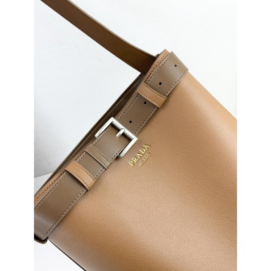 300 Prada Bucket is again the heart of the Prada Tote day slack lazy tote bag really love miserable on the upper body full of high-level sense of daily commuting must have Oh Model No. 085 Size 28X26