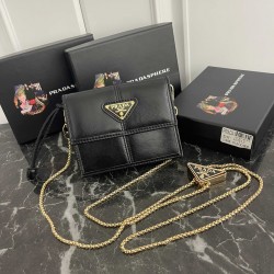 PRADA Prada oiled and enameled metal triangle logo snap closure Leather card case Regular Women's No. 312 Color Black Pink Gray