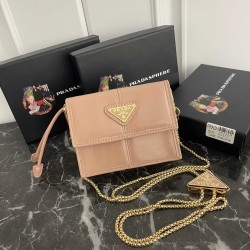 PRADA Prada oiled and enameled metal triangle logo snap closure Leather card case Regular Women's No. 312 Color Black Pink Gray