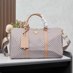 300 Prada 2025 New Printed Nylon Fabric Messenger BagThis messenger bag is made of fabric printed nylon fabric with cross grain cowhide leather in eye catching colorThe print on the bag consists of classic triangles and is very durableYou have a lot of sp