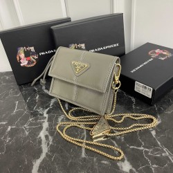 PRADA Prada oiled and enameled metal triangle logo snap closure Leather card case Regular Women's No. 312 Color Black Pink Gray