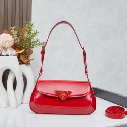 270 with box size 24x12x4 model number 817 prada armpit baguette cowhide version p2PRADA new baguette armpit bag at a glance vintage and high-level bag can be shoulder and crossbody full of high-level sense of the back on the body in seconds into temperam