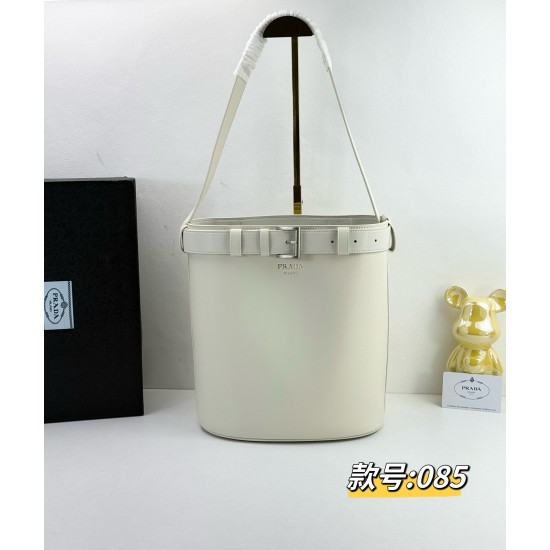 300 Prada Bucket is again the heart of the Prada Tote day slack lazy tote bag really love miserable on the upper body full of high-level sense of daily commuting must have Oh Model No. 085 Size 28X26