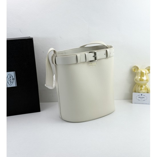 300 Prada Bucket is again the heart of the Prada Tote day slack lazy tote bag really love miserable on the upper body full of high-level sense of daily commuting must have Oh Model No. 085 Size 28X26