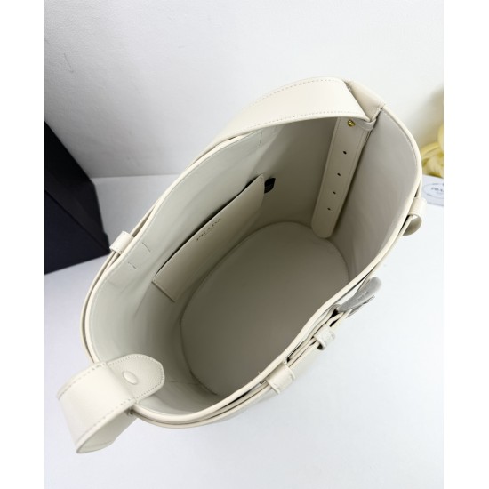 300 Prada Bucket is again the heart of the Prada Tote day slack lazy tote bag really love miserable on the upper body full of high-level sense of daily commuting must have Oh Model No. 085 Size 28X26