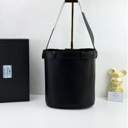 300 Prada Bucket is again the heart of the Prada Tote day slack lazy tote bag really love miserable on the upper body full of high-level sense of daily commuting must have Oh Model No. 085 Size 28X26