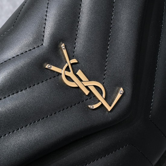 250 Black Button Saint Laurent Classic Legendary fashion and romantic combination of YSL's original leather is rich in such attributes can not say how fascinating it is just have a kind of magic can attract you to the many women's closet of the basic must