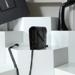 200 shipments YSL Saint Laurent out of the explosive models have to say Saint Laurent chain bag in the fashion circle has been on fire can not work this old French luxury brand has a man of magic LOOK not lack of highlights original leather imported calfs