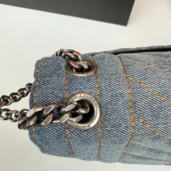230 YSL denim envelope bag silver Logo is too poke heart Denim rivets collision is also too cool it casually a clip is lazy French style spring and summer back it out of the door directly asked burst Envelope bag design thin and light can be loaded with a