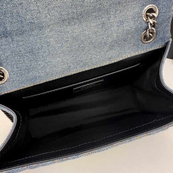 230 YSL denim envelope bag silver Logo is too poke heart Denim rivets collision is also too cool it casually a clip is lazy French style spring and summer back it out of the door directly asked burst Envelope bag design thin and light can be loaded with a