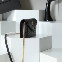 200 shipments YSL Saint Laurent out of the explosive models have to say Saint Laurent chain bag in the fashion circle has been on fire can not work this old French luxury brand has a man of magic LOOK not lack of highlights original leather imported calfs