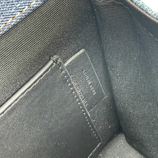 230 YSL denim envelope bag gold Logo is too poke heart Denim rivets collision is also too cool it casually a clip is lazy French style spring and summer back it out of the door directly asked burst Envelope bag design thin and light can be loaded with ant