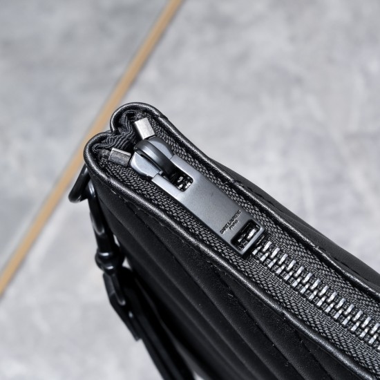 160 Black Buckle YSL Market Exclusive Beaten and molded to order The highest version of the market strong YvesSaintLaurent Embroidery line handbag Italian calfskin hand feeling super The first in the market to be launched Size 30Cm Model 1850