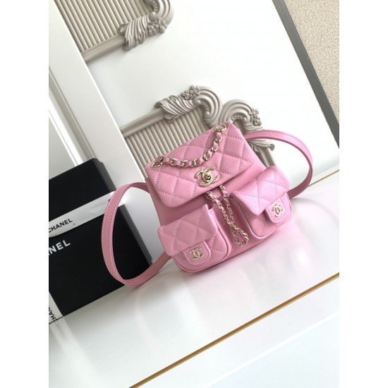 660 Chanel 23P super hot plain calf leather double backpack model 3787 The physical is very small and the old duma about the same size Undoubtedly still a premium model is very difficult to buy On the body is very good with the very durable will become a 