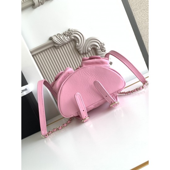 660 Chanel 23P super hot plain calf leather double backpack model 3787 The physical is very small and the old duma about the same size Undoubtedly still a premium model is very difficult to buy On the body is very good with the very durable will become a 