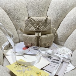 730 apricot large 23P super hot double backpack physical very small and the old duma about the same size color color is undoubtedly still a premium model is difficult to buy bitter on the body is very good with the very durable will definitely become a cl