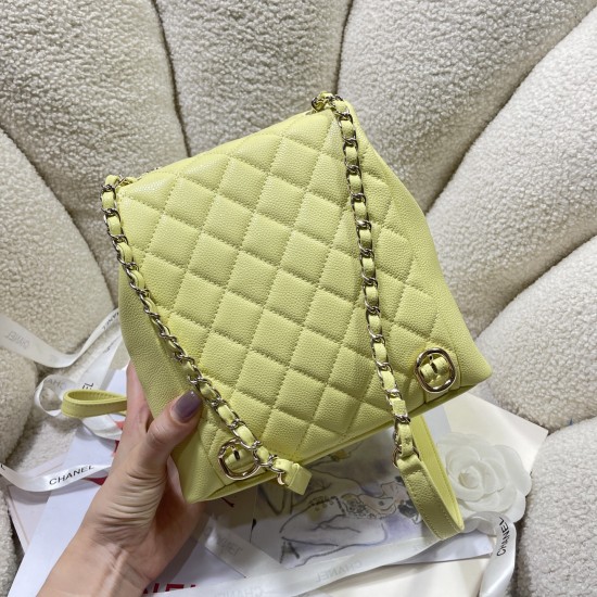 730 light yellow large 23P super hot double backpack physical very small and the old duma about the same size color color is undoubtedly still a premium model is very difficult to buy bitter on the body is very good with the very durable will definitely b