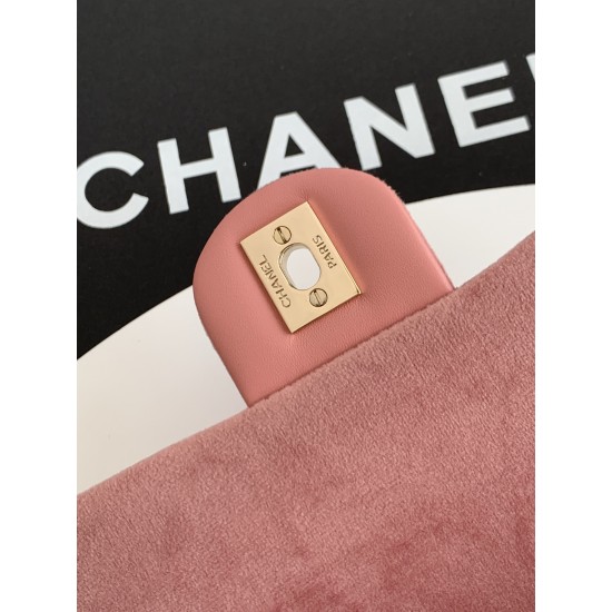 680 25a beauty diamond ball cf velvet bag how can be so good looking velvet texture is also advanced even if you have seen countless chanel still can sink at a glance this bag diamond ball on each diamond is very delicate a lot of people say that the velv