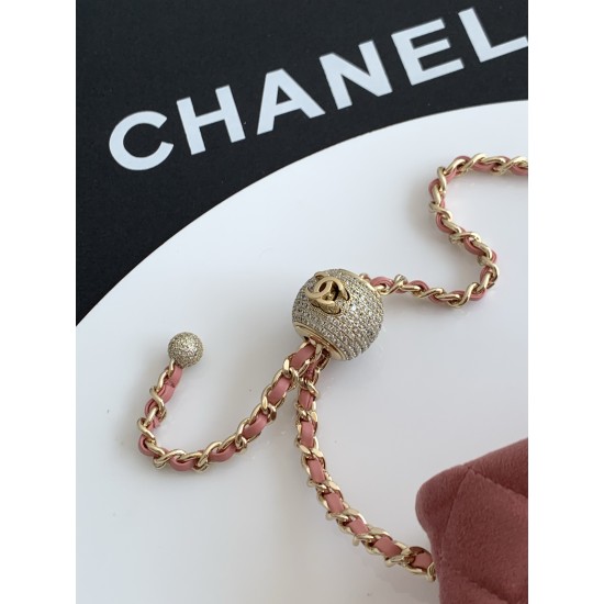 680 25a beauty diamond ball cf velvet bag how can be so good looking velvet texture is also advanced even if you have seen countless chanel still can sink at a glance this bag diamond ball on each diamond is very delicate a lot of people say that the velv