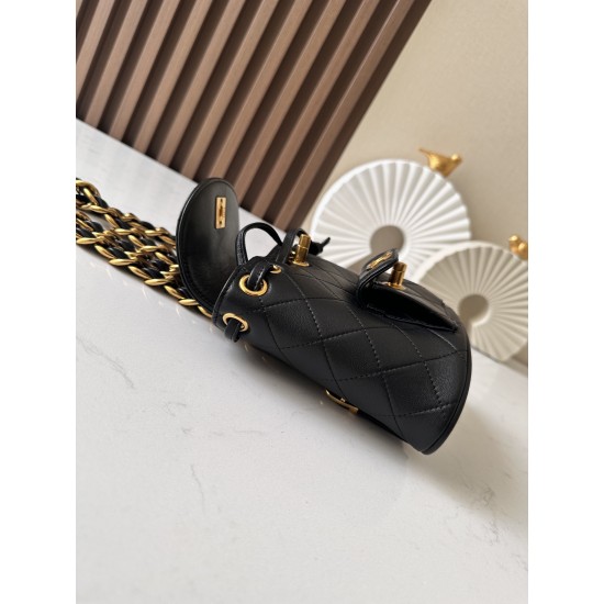 850 Upgrade back to stock ChaneVintage shoulder bag It's no exaggeration to say that this is a vintage backpack that can be passed on to future generations Classic double c logo diamond pattern with gold metal Leather chain shoulder straps texture full la