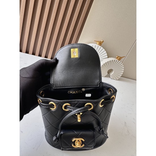 850 Upgrade back to stock ChaneVintage shoulder bag It's no exaggeration to say that this is a vintage backpack that can be passed on to future generations Classic double c logo diamond pattern with gold metal Leather chain shoulder straps texture full la