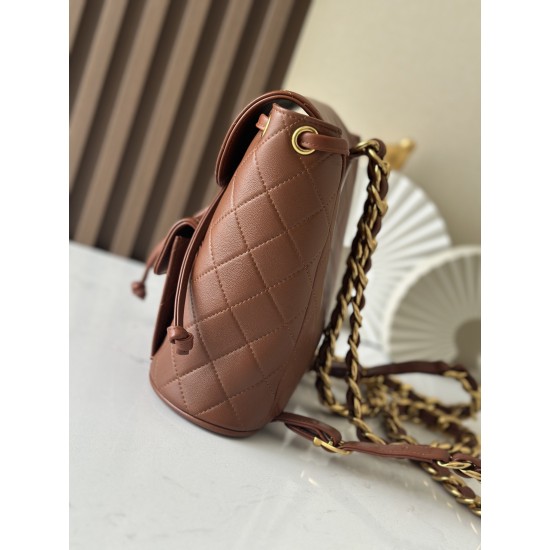 950 Upgrade back to stock ChaneVintage shoulder bag It's no exaggeration to say that this is a vintage backpack that can be passed on to future generations Classic double c logo diamond pattern with gold metal Leather chain shoulder strap texture full of 