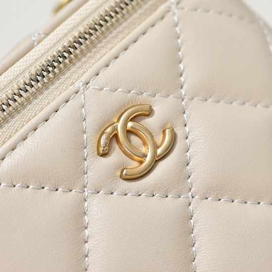 550 top version of the gold ball box bag exquisite chic chain small cosmetic case decent square shape mini cute invincible a small space in addition to the phone to put not trivial small objects are still quite able to store the decorative metal ball adju