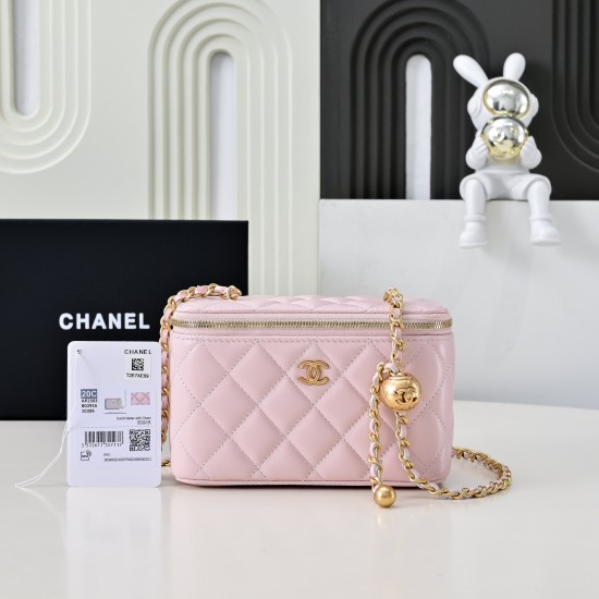 590 top version of the steel and gold ball box bag exquisite chic chain small cosmetic case decent square shape mini cute invincible a small space in addition to the phone to put not trivial small objects or quite can be stored decorative metal ball adjus