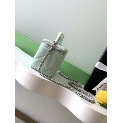 650 Chanel 25k large lattice box bag classic lattice pattern with caviar cowhide texture really no words hardware double C label exquisite and high-level handheld and chain shoulder back two kinds of back too poke me daily loaded with lipstick and powder 