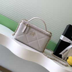 650 Chanel 25k large lattice box bag classic lattice pattern with caviar cowhide texture really no words hardware double C label exquisite and high-level handheld and chain shoulder back two kinds of back too poke me daily loaded with lipstick and powder 