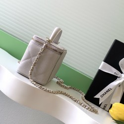 650 Chanel 25k large lattice box bag classic lattice pattern with caviar cowhide texture really no words hardware double C label exquisite and high-level handheld and chain shoulder back two kinds of back too poke me daily loaded with lipstick and powder 