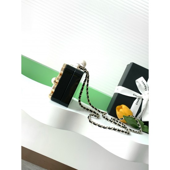 1450 25 A ready-to-wear collection diamond box evening bag Exclusive heavy shipments! This season's show in the Grand Palais in Paris staged a fairy tale feast of this series of works of innovative interpretation of the brand's style rules in exquisite de