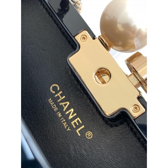 1450 25 A ready-to-wear collection diamond box evening bag Exclusive heavy shipments! This season's show in the Grand Palais in Paris staged a fairy tale feast of this series of works of innovative interpretation of the brand's style rules in exquisite de